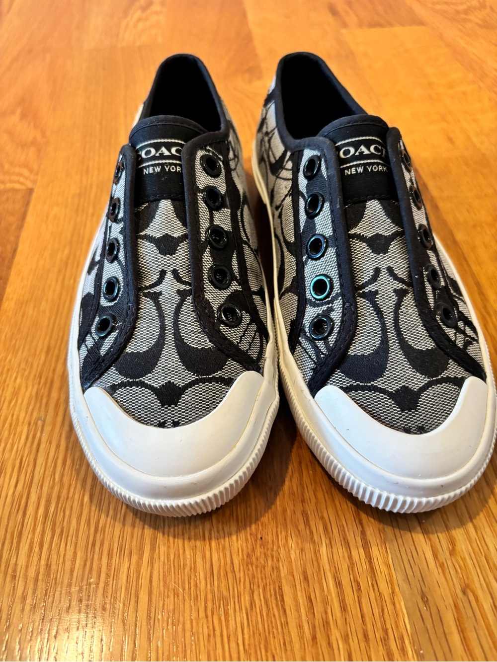 Coach Women’s Black and White Signature Slip-On Sneakers -Excellent condition - Picture 12 of 12